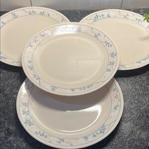 Corelle 10” Set of 4 Dinner Plates. FIRST OF SPRING. Like new